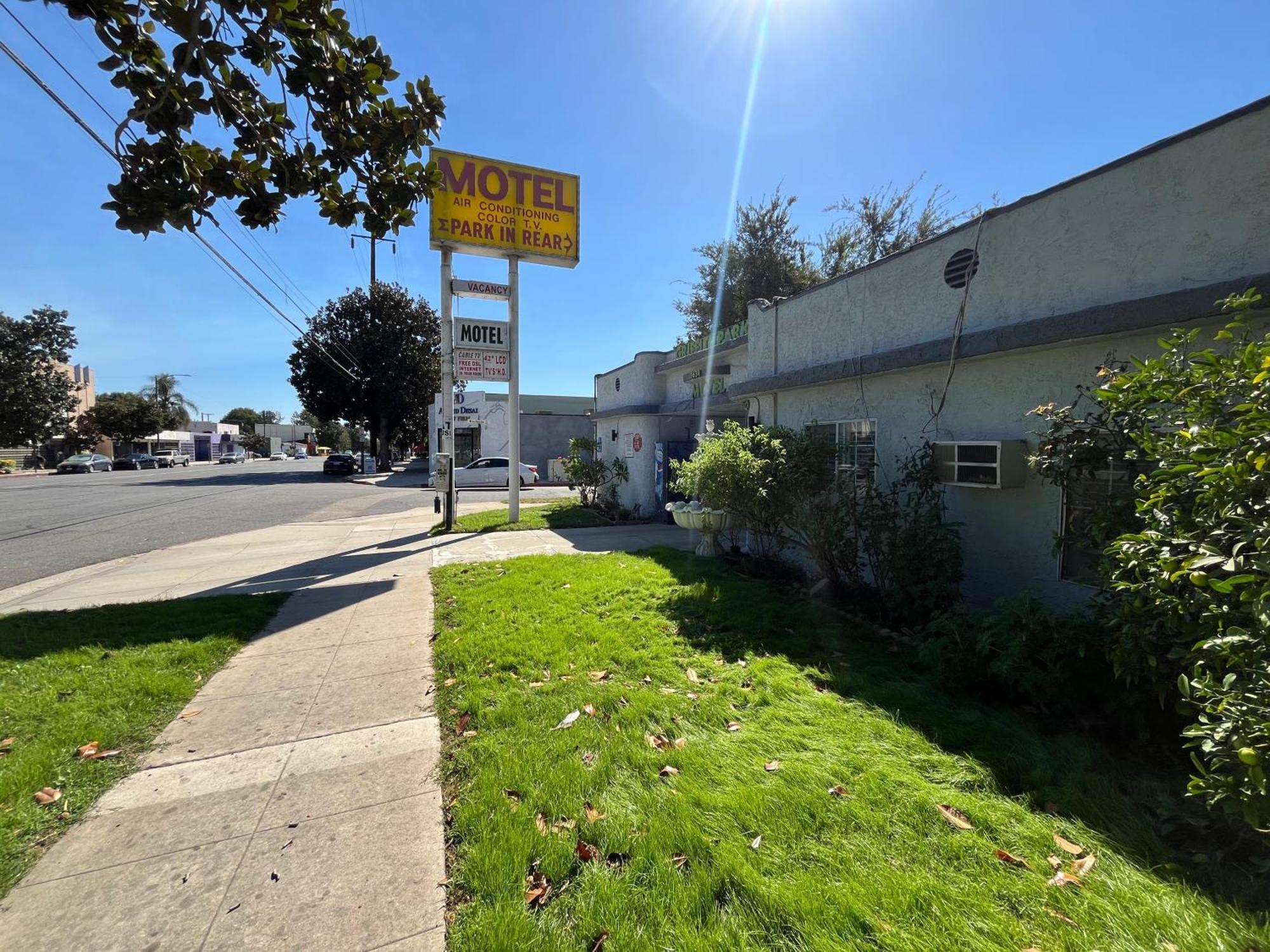 Griffith Park Motel, In Los Angeles Hollywood Area Glendale Esterno foto